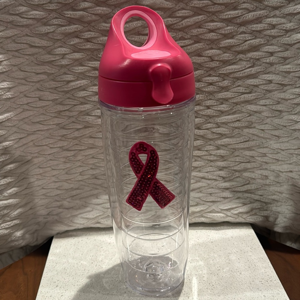 24 oz Tervis Tumbler Pink Breast Cancer Ribbon Insulated Water Bottle w/ Lid